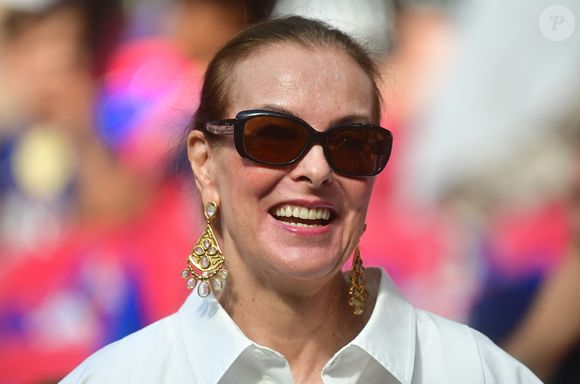 Carole Bouquet - Célébrités et femme des joueurs lors de la finale de la Ligue Des Champions 2026 "Paris Saint-Germain (PSG) - Arsenal FC" au stade Ferenc-Puskas à Budapest le 30 mai 2026. © Christian Liewig/Bestimage