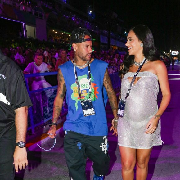 Exclusif - Neymar et sa compagne Bruna Biancardi (enceinte) au sambodrome Marquês de Sapucai lors du carnaval de Rio 2025, le 3 mars 2025.