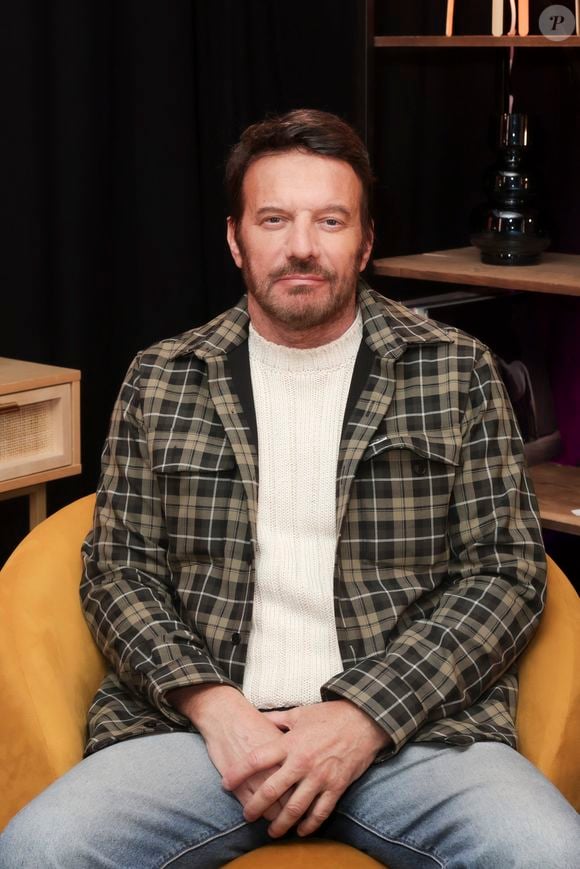 Mais savez-vous que les personnages d'"Alex Hugo" sont inspirés d'un roman ?

Exclusif - Samuel Le Bihan pose lors d'un interview chez Purepeople à Levallois-Perret, le 4 novembre 2024. 

Photo : Jack Tribeca / Bestimage
