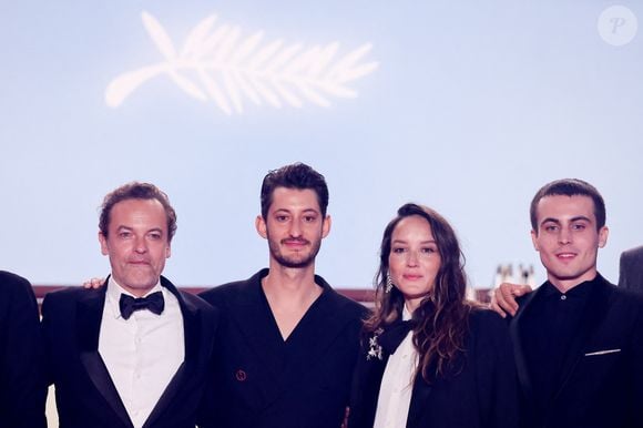 Deuxième plus gros succès du box-office français en 2024, ses producteurs et réalisateurs ont de quoi être fiers ! 

Patrick Mille, Pierre Niney, Anaïs Demoustier (ernceinte), Julien De Saint-Jean - Descente des marches du film « Le comte de Monte-Cristo » lors du 77ème Festival International du Film de Cannes, au Palais des Festivals à Cannes. Le 22 mai 2024
© Jacovides-Moreau / Bestimage