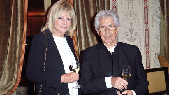 Maryse Gildas vit seule dans un "coquet appartement de l'ouest parisien" acquis par son mari Philippe Gildas