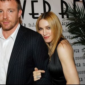 Guy Ritchie et Madonna à la première mondiale du film "Revolver".

Photo : Bestimage