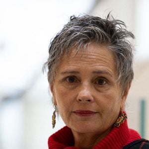 L'actrice française Anouk Grinberg au palais de justice de Paris, à Paris le 28 octobre 2024. Photo par Raphael Lafargue/ABACAPRESS.COM
