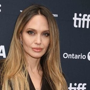 L'actrice a répondu à quelques questions des personnes présentes dans le public.

Angelina Jolie lors du 50ème Festival international du film de Toronto ce dimanche 7 septembre. © Photo Press Service / BESTIMAGE