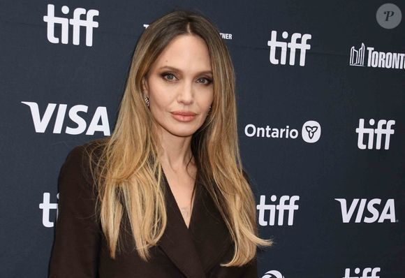 L'actrice a répondu à quelques questions des personnes présentes dans le public.

Angelina Jolie lors du 50ème Festival international du film de Toronto ce dimanche 7 septembre. © Photo Press Service / BESTIMAGE
