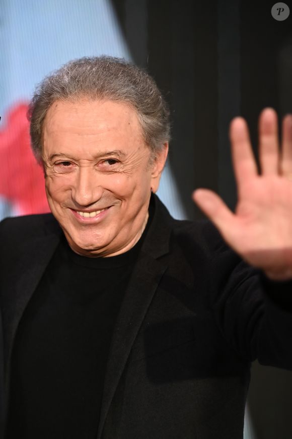 Exclusif - Michel Drucker lors de l'enregistrement de l'émission "Vivement Dimanche" au Studio Gabriel et diffusée sur France 3 le 1er décembre 2024.

© Guillaume Gaffiot / Bestimage