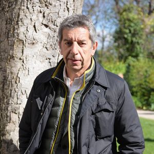 La personnalité de la télévision Michel Cymes fait la promotion des vélos électriques Winora à Paris, en France, le 4 avril 2019. Photo par Alain Apaydin/ABACAPRESS.COM