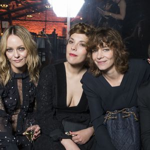 Guest, Vanessa Paradis, Alysson Paradis, Céline Sallette et Guillaume Gouix (montre Monblanc Heritage Spirit avec diamants) - People au dîner Kering pour "Women in Motion" lors du 69ème Festival International du Film de Cannes. Le 15 mai 2016
© Borde-Jacovides-Moreau / Bestimage