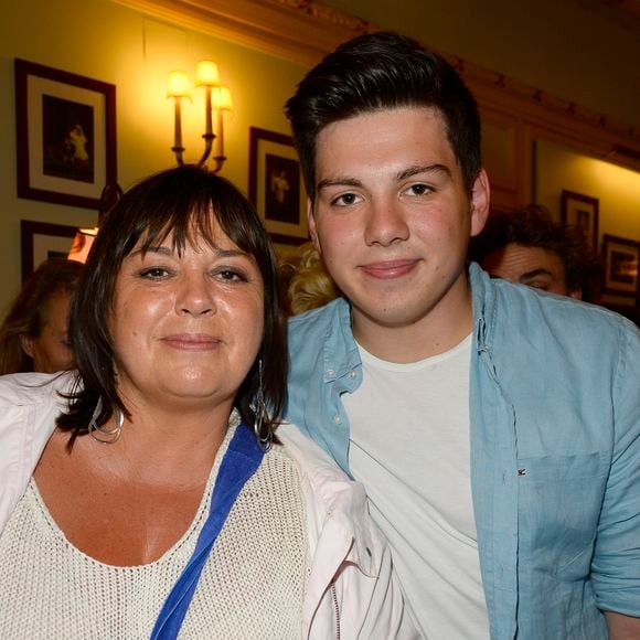 Michèle Bernier et son fils Enzo Gaccio - Générale de la pièce de théâtre "Le Mensonge" au théâtre Edouard VII à Paris, le 14 septembre 2015.