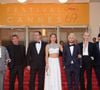 Il faudra trois acteurs (et pas des moindres) pour séparer Charlize Theron et Sean Penn lors de la montées des marches de "The last face" en 2016
L'acteur Zubin Cooper, le réalisateur Sean Penn, l'acteur Jean Reno, l'actrice Adele Exarchopoulos, l'acteur Hopper Penn, l'actrice Charlize Theron et l'acteur Javier Bardem assistant à la projection de The Last Face au Palais Des Festivals à Cannes, France, le 20 mai 2016, dans le cadre du 69e Festival de Cannes. Photo d'Aurore Marechal/ABACAPRESS.COM