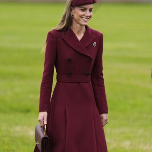 Kate Middleton s'est rapidement écartée, rejoignant ainsi son époux.

Kate Middleton au château de Windsor. © Aaron Chown/WPA-Pool / Julien Burton via Bestimage