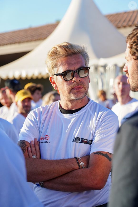Lorsqu'il est à Paris, c'est repos et écran, comme il l'explique aux journalistes de "Elle" : "Mon programme consiste à regarder un Grand Prix de F1 ou rattraper des films que j'aurais ratés".

iExclusif - Benjamin Biolay lors du marathon Karting Jules Bianchi au circuit Paul Ricard au Castellet, le 6 septembre 2024. 

Photo : Anne-Sophie Guebey / Bestimage