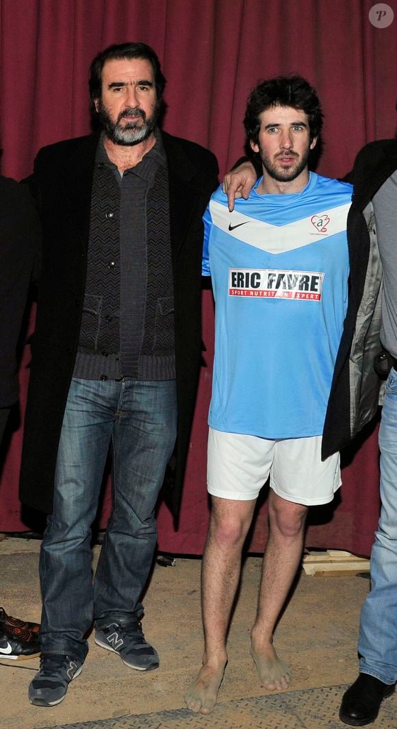 De gauche a droite, Eric Cantona, son fils Raphael participent au 3eme Monaco Beach Soccer Show a Monaco le 9 fevrier 2013. Des stars du sport, de la musique et du show biz se reunissent au profit des associations "Un sourire, un espoir pour la Vie" de l'ancien footballeur Pascal Olmeta et "Fight Aids Monaco" de la Princesse Stephanie de Monaco. ©JUNIOR / BESTIMAGE
