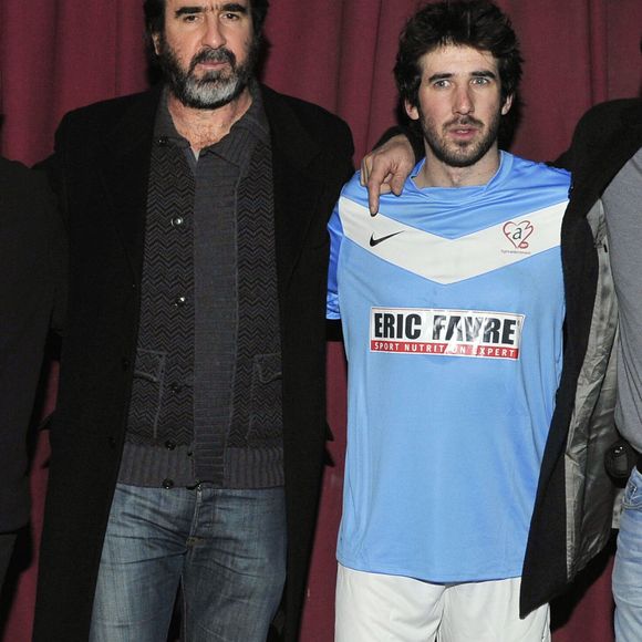 De gauche a droite, Eric Cantona, son fils Raphael participent au 3eme Monaco Beach Soccer Show a Monaco le 9 fevrier 2013. Des stars du sport, de la musique et du show biz se reunissent au profit des associations "Un sourire, un espoir pour la Vie" de l'ancien footballeur Pascal Olmeta et "Fight Aids Monaco" de la Princesse Stephanie de Monaco. ©JUNIOR / BESTIMAGE