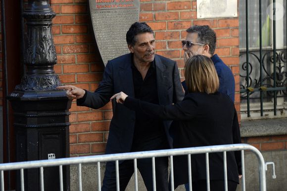 Pascal Elbé - Arrivées aux obsèques de Nadia Farès en l'église Saint-Jean-de-Montmartre à Paris, le 24 avril 2026. N.Farès est décédée le 17 avril 2026 quelques jours après un "incident cardiaque" survenu le 12 avril 2026 dans la piscine du complexe sportif, Blanche (9ème).
© Clément Prioli / Bestimage