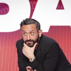 Comme l'affirme l'AFP, des "représentants des rédactions indiquent que 'le travail a officiellement commencé autour des deux projets d'émissions avec Cyril Hanouna', pour Fun Radio et la chaîne W9, au sein du groupe. 'Le choix des chroniqueurs n'est pas encore arrêté'", est-il précisé

Exclusif - Cyril Hanouna, sur le plateau de l’émission « TPMP » présentée par C.Hanouna et diffusée en direct sur Youtube et sur toutes les box (SFR, FREE, Bouygues, MyCanal etc), Paris, France, le 25 mars 2025. © Jack Tribeca / Bestimage