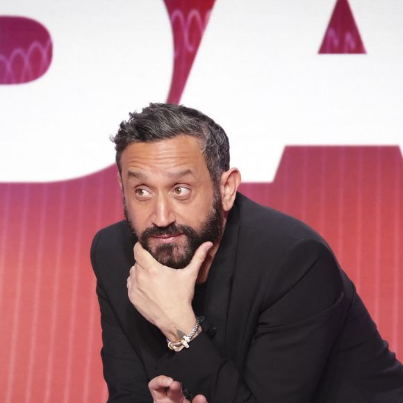 Comme l'affirme l'AFP, des "représentants des rédactions indiquent que 'le travail a officiellement commencé autour des deux projets d'émissions avec Cyril Hanouna', pour Fun Radio et la chaîne W9, au sein du groupe. 'Le choix des chroniqueurs n'est pas encore arrêté'", est-il précisé

Exclusif - Cyril Hanouna, sur le plateau de l’émission « TPMP » présentée par C.Hanouna et diffusée en direct sur Youtube et sur toutes les box (SFR, FREE, Bouygues, MyCanal etc), Paris, France, le 25 mars 2025. © Jack Tribeca / Bestimage