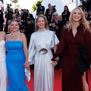 Vincent Lacoste, Irène Jacob, Sophie Guillemin, Jodie Foster, Virginie Efira - Montée des marches du film « Vie privée » lors du 78ème Festival International du Film de Cannes, au Palais des Festivals à Cannes. Le 20 mai 2025
© Jacovides-Moreau / Bestimage