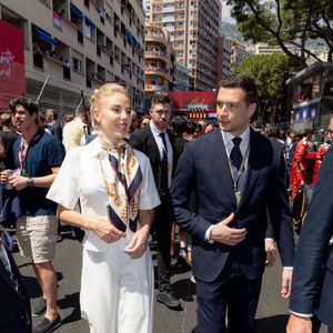 Jordan Bardella avec sa compagne la princesse Maria Carolina de Bourbon-Deux-Siciles assistent au Formula 1 Louis Vuitton Grand Prix de Monaco 2026 le 7 juin 2026. © Olivier Huitel/Pool Monaco/Bestimage