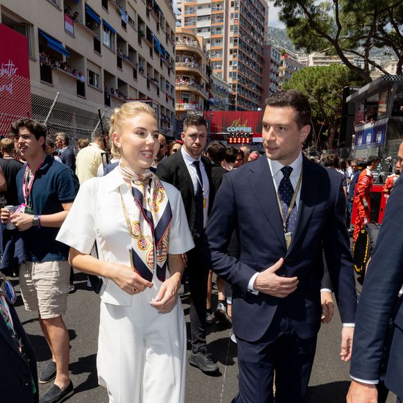 Jordan Bardella avec sa compagne la princesse Maria Carolina de Bourbon-Deux-Siciles assistent au Formula 1 Louis Vuitton Grand Prix de Monaco 2026 le 7 juin 2026. © Olivier Huitel/Pool Monaco/Bestimage
