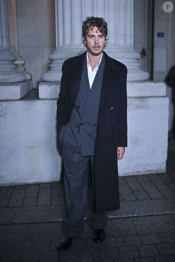 Mais également Austin Butler.

Austin Butler lors du photocall du Défilé de mode Saint Laurent Collection Homme Printemps-Été 2026 dans le cadre de la Fashion Week de Paris, France, le 27 janvier 2026.
 
© Olivier Borde / Bestimage