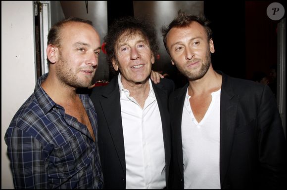 C’est alors qu’il a choisi de se consacrer pleinement à la musique, ce qu'il a finalement toujours voulu faire

Alain Souchon et ses fils Ours et Pierre. © Bertrand Rindoff / Bestimage