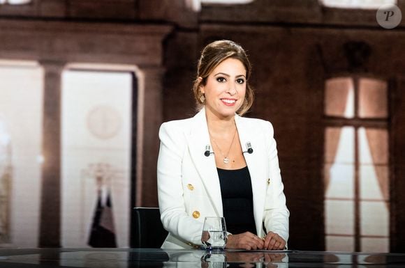 Elle n'en dort plus la nuit" : Léa Salamé repousse le choix qu'elle doit  faire entre BFMTV et France Inter/France Télévisions... il est pour bientôt  ! - Purepeople