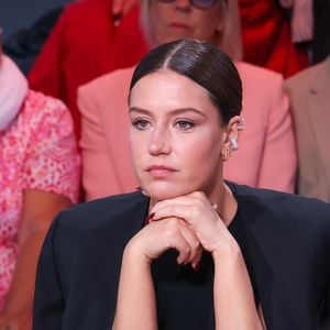 Adèle Exarchopoulos - Plateau de l'émission "C à vous" lors du 79ème Festival International du Film de Cannes le 18 mai 2026. © Jack Tribeca / Bestimage