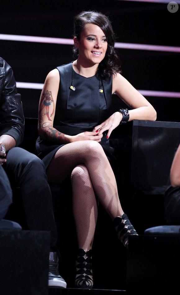 Exclusif - Alizee Paris le 17 Decembre 2012 - Enregistrement du premier prime time sur TF1 d' Estelle Denis. Une emission qui s'intitule "Samedi, on chante Jean-Jacques Goldman" et qui sera diffusee le 19 janvier 2013 © DOMINIQUE JACOVIDES / BESTIMAGE