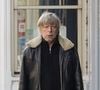 Sa prestation sera retransmise en direct sur M6 et RTL le jeudi 27 août 2026

Exclusif - Le chanteur Renaud retire de l'argent à un distributeur et donne un billet à un mendiant à Paris le 13 février 2017.
Crédit : Agence / Bestimage