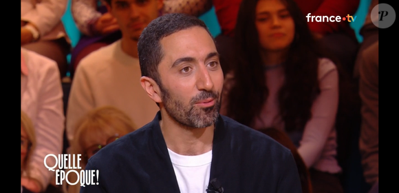 Jimmy Mohamed sur le plateau de "Quelle époque !" pour la promotion de son nouveau livre "Meilleur". France 2, le 15 novembre 2025.