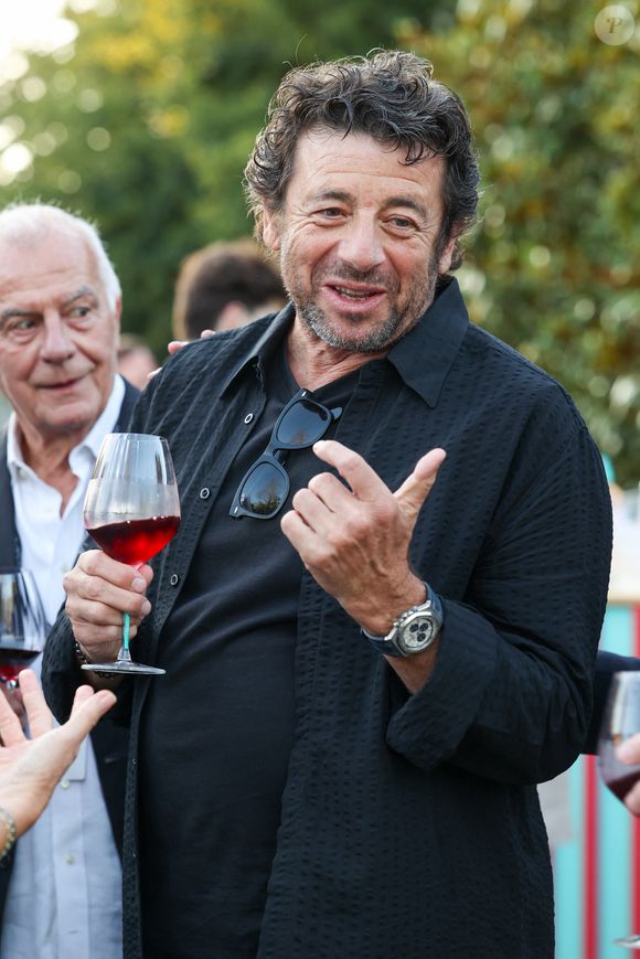 Patrick Bruel (invité d'honneur) - Cérémonie d'ouverture du Festival International du Film de Pauillac au Château d'Armailhac à Pauillac le 8 juillet 2025. © Jean-Marc Lhomer/Bestimage