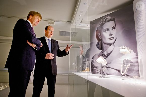 Le Prince Albert II de Monaco avec Willem-Alexander inaugure une exposition sur la vie de Grace Kelly au Palais Het Loo, Apeldoorn, Pays-Bas, le 03 juin 2014. Photo Robin Utrecht/Abaca