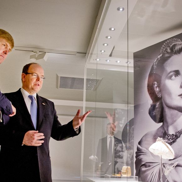 Le Prince Albert II de Monaco avec Willem-Alexander inaugure une exposition sur la vie de Grace Kelly au Palais Het Loo, Apeldoorn, Pays-Bas, le 03 juin 2014. Photo Robin Utrecht/Abaca