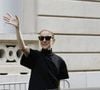 Céline Dion acclamée par ses fans à la sortie du palace Royal Monceau à Paris le 4 septembre 2026. © Marc Ausset-Lacroix/Bestimage