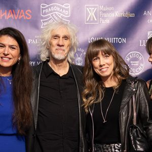 Elise Boghossian, fondatrice de EliseCare, Louis Bertignac, sa femme Laetitia Brichet, Sandra Sisley au dîner de gala caritatif de l'ONG Elisecare dédié aux enfants de la guerre au Pavillon Ledoyen à Paris le 24 Novembre 2025.

© Julien Sarkissian / Bestimage