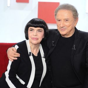 Exclusif - Mireille Mathieu et Michel Drucker - Enregistrement de l'émission "Vivement dimanche" aux studios Rive Gauche, présentée par M.Drucker et diffusée le 5 octobre 2025 sur France 3.
Guillaume Gaffiot/Bestimage