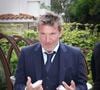 "Voilà mon petit bungalow où je vais passer quelques jours", a confié Benjamin Castaldi sur Instagram dans une vidéo partagée le 6 août dernier.

Exclusif - Benjamin Castaldi -  Concerto pour la paix de Omar Harfouch au théâtre de Béziers le 8 mai 2025. © Jack Tribeca / Bestimage