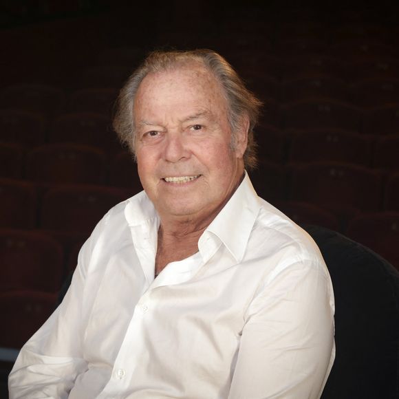 Légende : Exclusif - Michel Leeb lors du tournage de "Sur Scène Avec" à Paris, France, le 25 octobre 2024. © Jack Tribeca /Bestimage