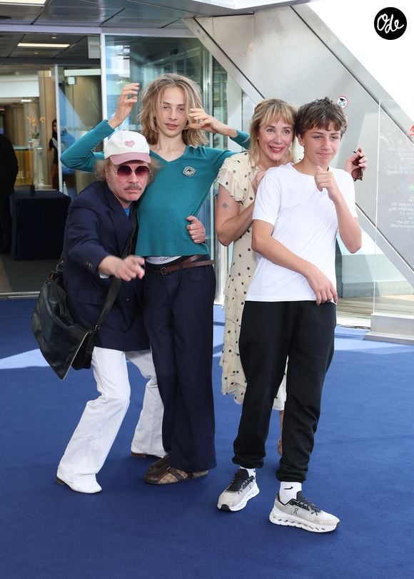Philippe Katerine, Julie Depardieu et leurs enfants Billy et Alfred - Photocall de 'Les derniers jours de Charles Baudelaire' lors de la 65eme édition du Festival TV De Monte Carlo le 14 Juin 2026 © Denis Guignebourg /Bestimage