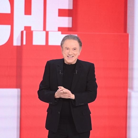 Invitée de Vivement dimanche, Mathilde Seigner a évoqué son incroyable histoire familiale.

Michel Drucker lors de l'enregistrement de l'émission "Vivement dimanche" au studio Rive Gauche, présentée par M. Drucker avec une diffusion sur France 3. © Guillaume Gaffiot/Bestimage