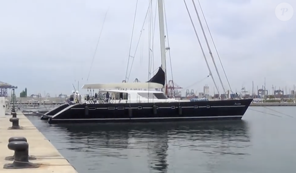 L'acteur a aussi été l'armateur d'un catamaran de 26 mètres.

Christian Clavier était l'armateur du catamaran Rose Of Jericho qui était loué 35 000 euros pour une semaine de navigation avec l'équipage. Capture YouTube