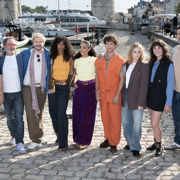 Le casting de "Nouveau Jour" s'est réuni

Bastien Bernini, Bruno Solo, Siham Falhoune, Aurelie Konate, Marion Ayme, Lois Schlieper, Justine Grave, Christophe Herault et Jean-Batiste Maunier assistent au photocall du Nouveau jour lors du 27ème Festival de la Fiction de La Rochelle à La Rochelle, France.Photo by David NIVIERE/ABACAPRESS.COM