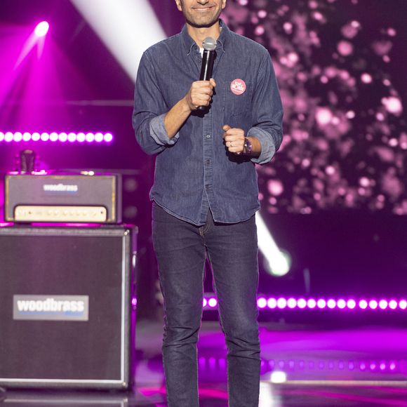 Exclusif - Jimmy Mohamed - Enregistrement de l'émission "Tout le monde chante contre le cancer" au Cirque Phénix à Paris, présentée par J.Anthony et E.Gossuin et diffusée le 4 janvier sur W9
© C.Clovis-P.Perusseau / Bestimage