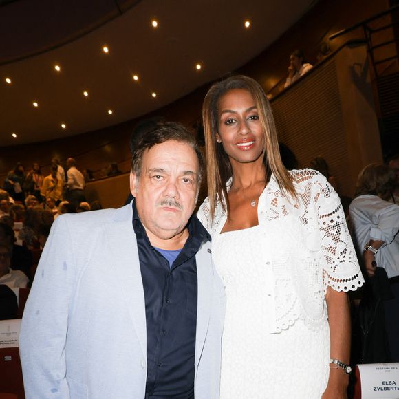 L'acteur est également le père d'un fils âgé de 43 ans, issu d'une précédente union

Marie-Setra Badini Duran et Didier Bourdon - Cérémonie de remise des prix lors de la 18ème édition du Festival du Film Francophone d'Angoulême (FFA) le 30 août 2025 à Angoulême.
© Guirec Coadic / Bestimage