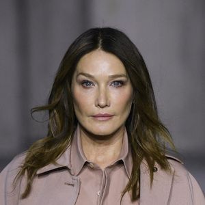 Le décor intérieur de la villa a été conservé dans son style rétro.

Carla Bruni-Sarkozy défile sur le podium du défilé de mode Tod's Prêt-à-porter printemps/été 2023 lors de la Fashion Week de Milan, Italie, le 23 septembre 2022.