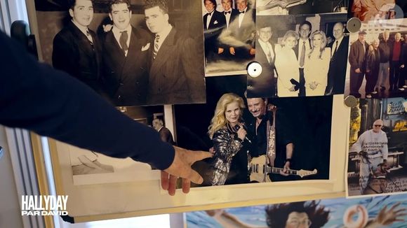 Voici à quoi ressemble la villa blanche de Sylvie Vartan à Los Angeles.