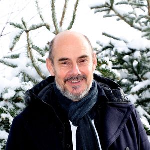 Bernard Campan - Photocall du film "Et plus si affinités" lors du 27ème Festival International du Film de Comédie de l'Alpe d'Huez, le 19 janvier 2024. © Dominique Jacovides / Bestimage