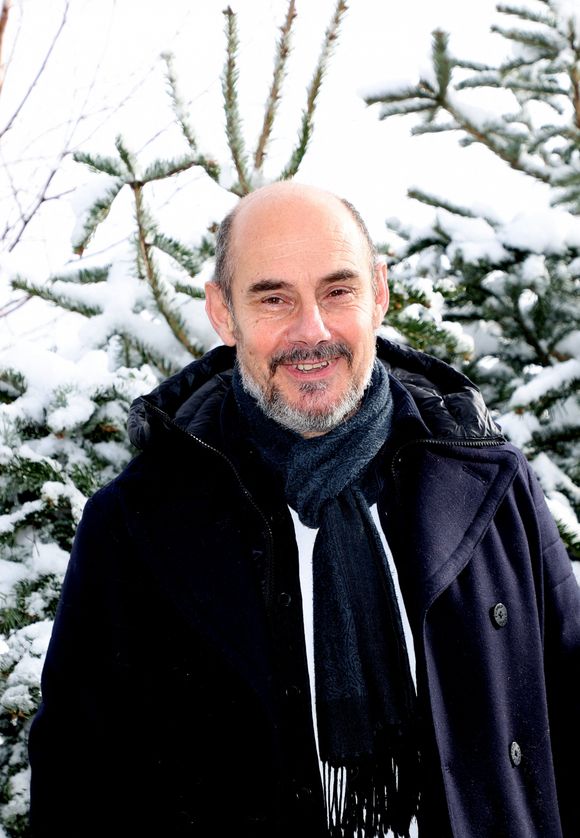 Bernard Campan - Photocall du film "Et plus si affinités" lors du 27ème Festival International du Film de Comédie de l'Alpe d'Huez, le 19 janvier 2024. © Dominique Jacovides / Bestimage