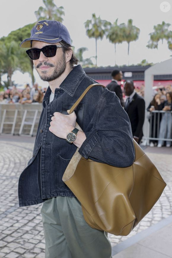 François Civil se rend à l'Hôtel Martinez pour assister à une projection avant le 78ème Festival de Cannes le 15 mai 2025 à Cannes, France. Photo by Marco Piovanotto/ABACAPRESS.COM